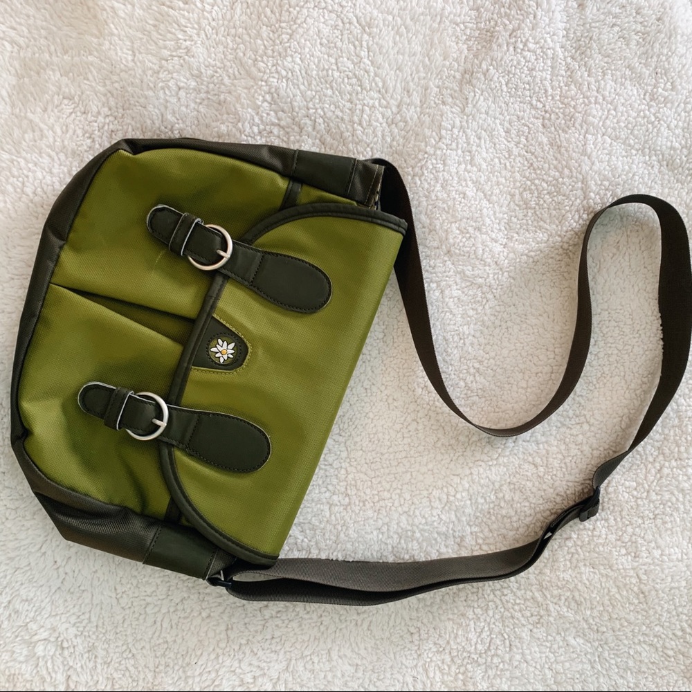 Sherpani Messenger Style Bag
